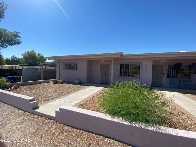 Photo - 1529 N Dodge Blvd