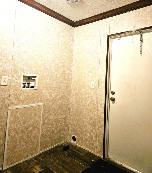 W/D Hookups - 2818 Jacob Ave