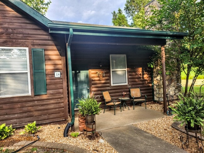 Building Photo - 23 Cottage Park E