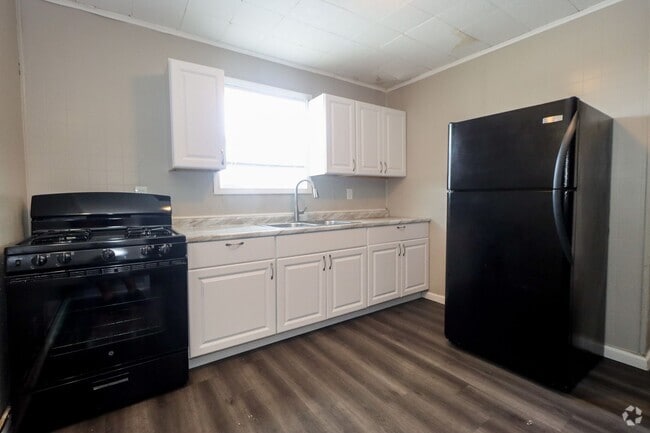Building Photo - 3932 Main St Unit 2R Rental