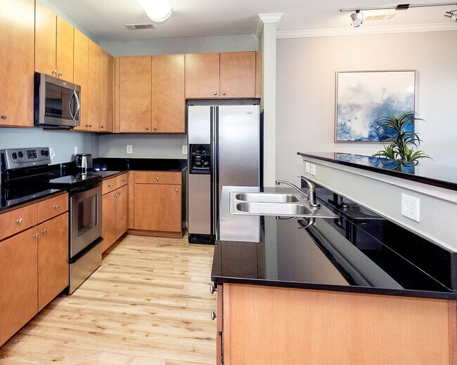 Photo - 4 Bedroom Condo In the UT Campus Area Unit 312