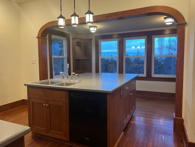 Photo - 405 Trenton St