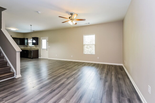 Photo - 481 Scotland Dr