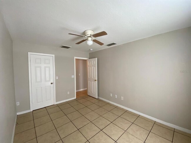 Photo - 502 Blackbird Ln