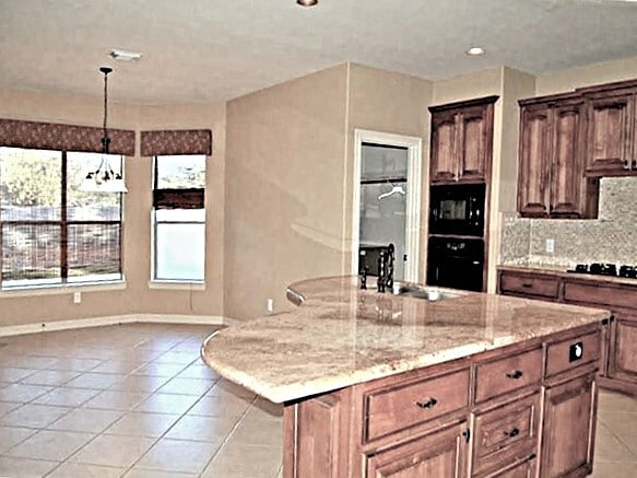 Photo - 325 Lancaster Ln