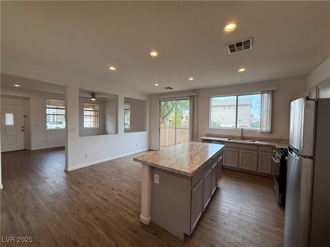 Building Photo - 6768 Wormwood Ln Rental
