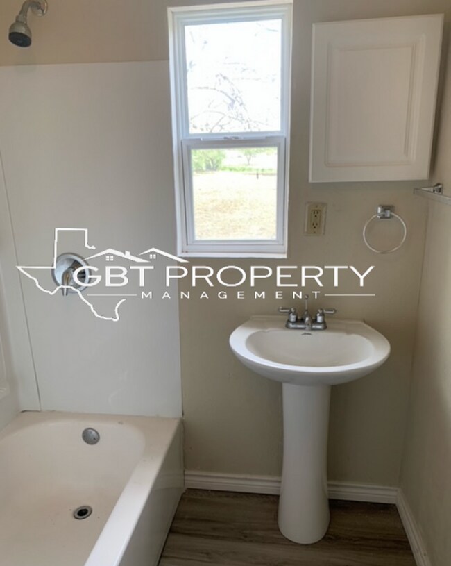 Photo - Single Family Home, Newly Renovated!