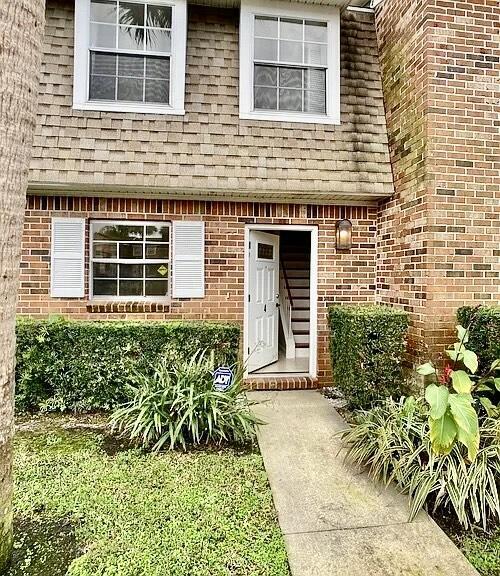 Building Photo - 413 N Cypress Dr Unit 4