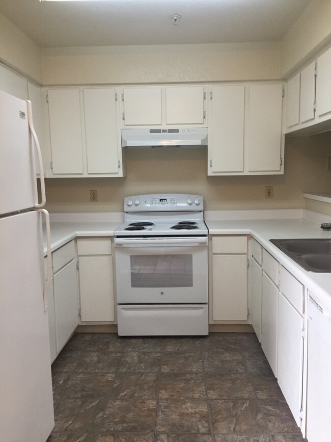 Photo - Gorgeous 3Bdrm 2 bath apartment