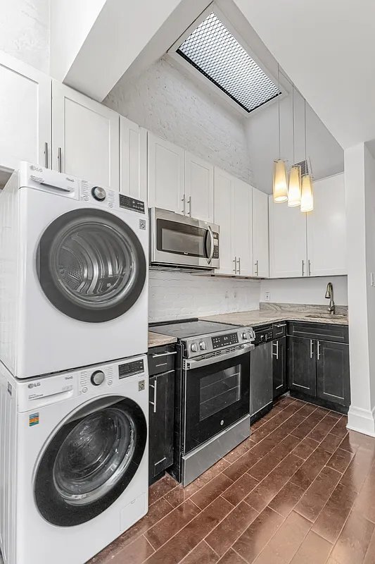 Photo - 404 W 22nd St Unit 4F