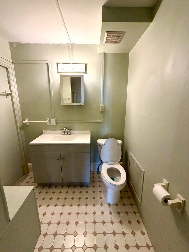 Photo - 49 N Main St Unit 3