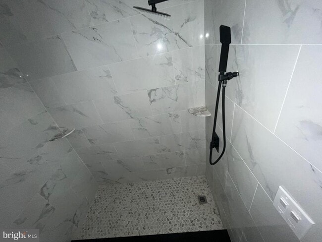 Photo - 6413 Buist Ave