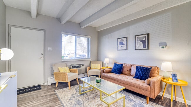 Photo - 1600 S Albion