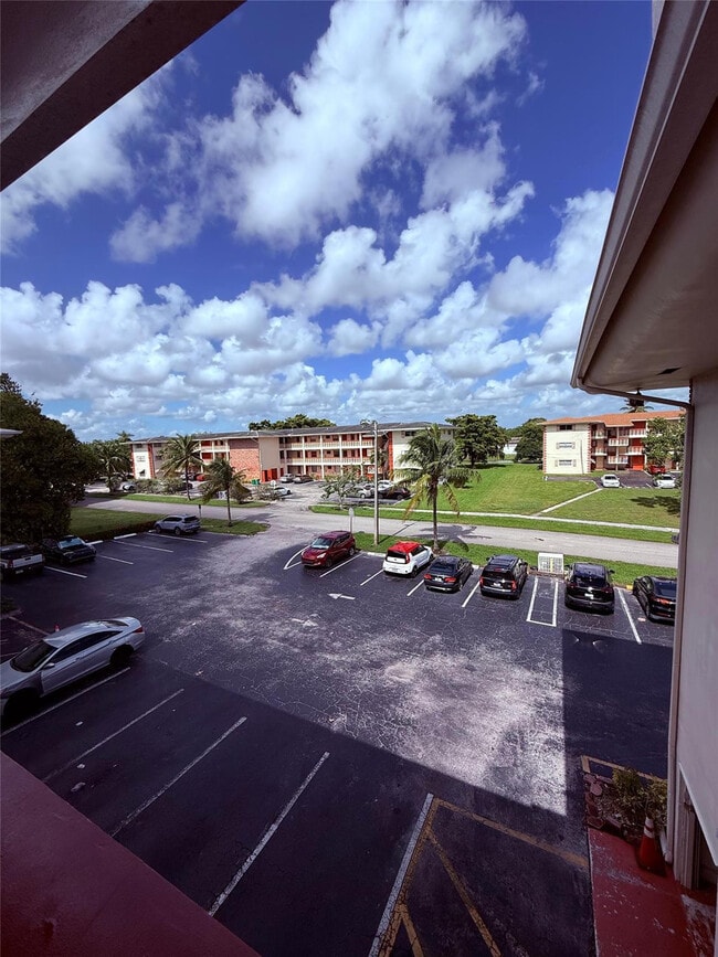 Photo - 4730 NW 10th Ct Unidad 312