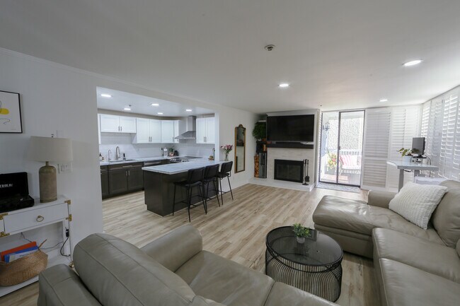 Photo - 1335 La Palma St