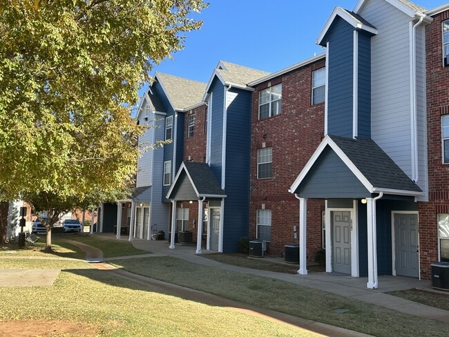 Courtyard - The Summit Apartments