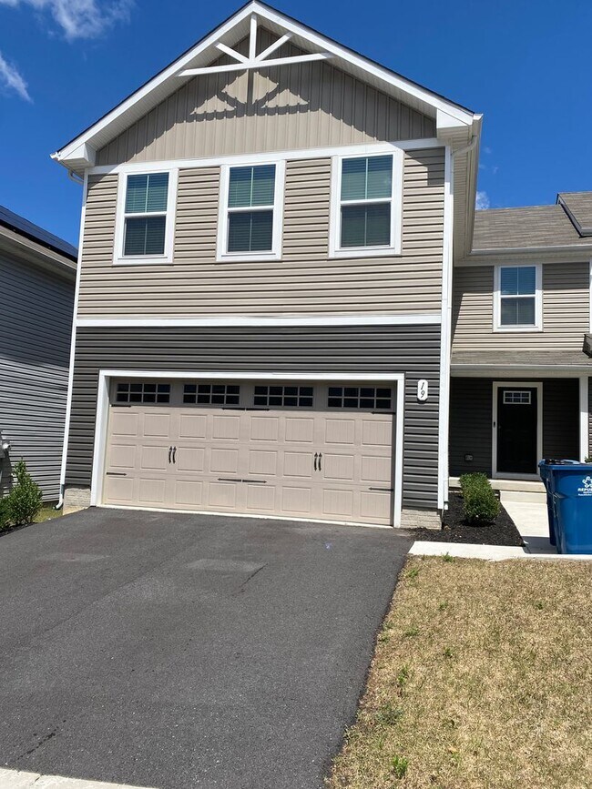 4 Bedroom, 2.5 Bathroom in Ridgley Forest,... - 4 Bedroom, 2.5 Bathroom in Ridgley Forest,... House