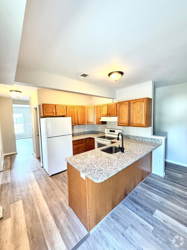Building Photo - 843 Lanvale St Rental