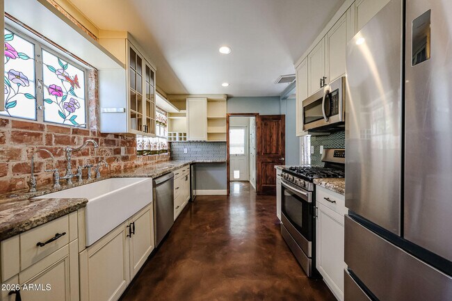 Photo - 1317 W Holly St