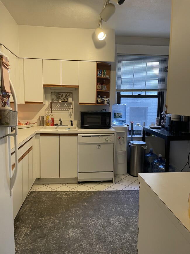 Kitchen - 1754 Commonwealth Avenue Unit 6
