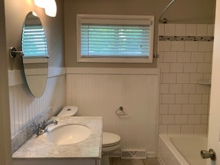 Photo - 683 Sheridan Dr