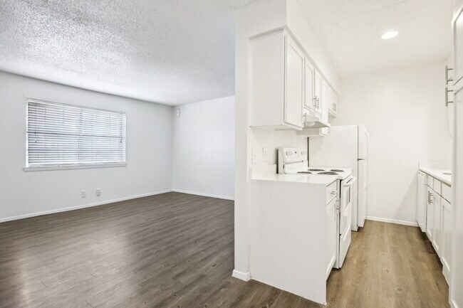 Jewel Apartment Homes