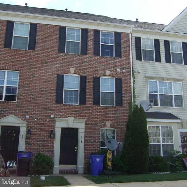 Building Photo - 607 Cawley Dr Rental