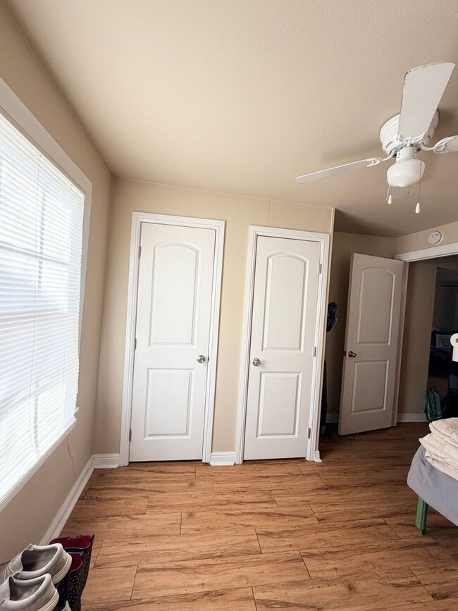 Photo - 307 W Russell St