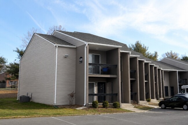 Elevate your lifestyle at Summit Place Apartments. With modern architecture and serene surroundings, this community offers a perfect blend of comfort and convenience. Ready to find your new home? Inquire today!