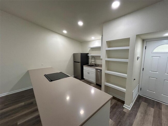 Photo - 100 Bay Point Dr Unit 8