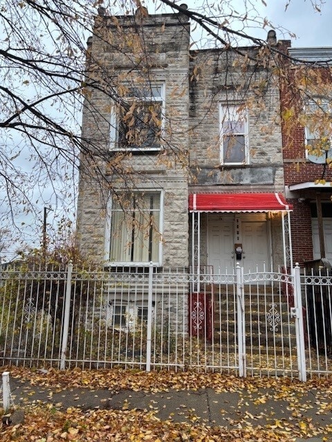 Building Photo - 2818 W Wilcox St Unit 2