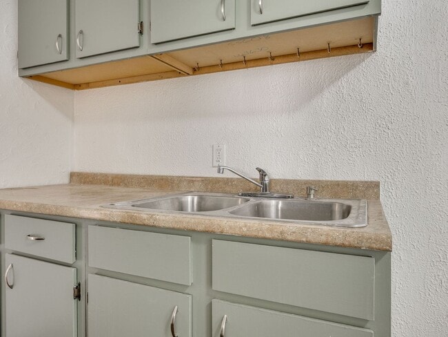 Photo - Updated home in Heart of OKC + 4 bedrooms