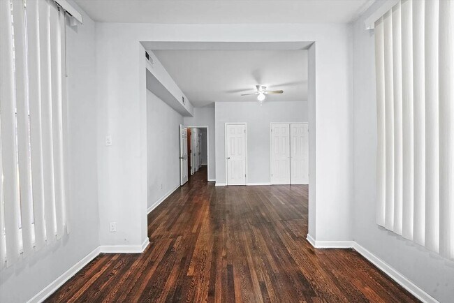 Photo - 6039 S Michigan Ave Unit 6039 S. Michigan Ave