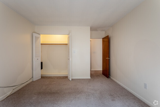 1BR, 1BA - 529 SF