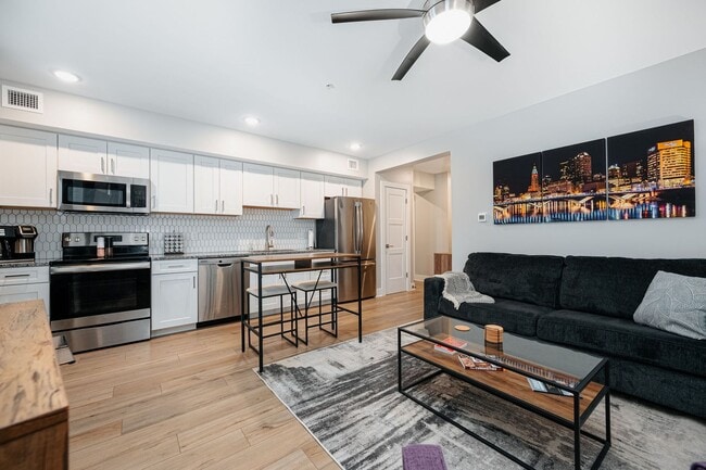 Building Photo - Short North! Fully Furnished 1 Bedroom, 1 ... Unit 999-208 Rental