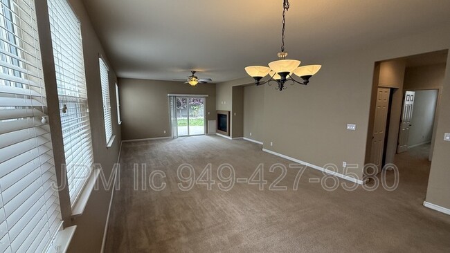 Photo - 565 Connemaras Ct