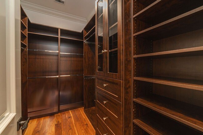 Photo - 700 Acacia Ave