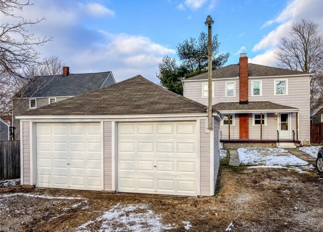 Photo - 1124 Lake Ave Unit 1124