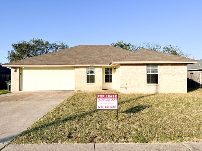 Building Photo - Available NOW Beautiful 1 story, 3 bedroom, 2 bath home. This is exactly what you have been looki...