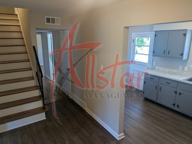 Photo - 8838 Yorktown Dr