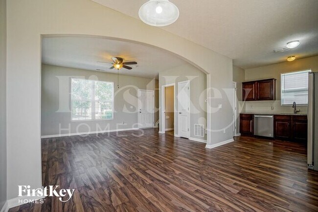 Photo - 5577 Eagle River Dr