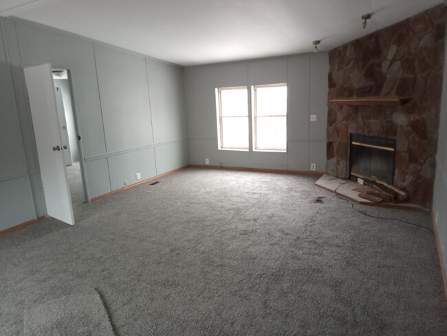 Photo - 2500 Mann Rd