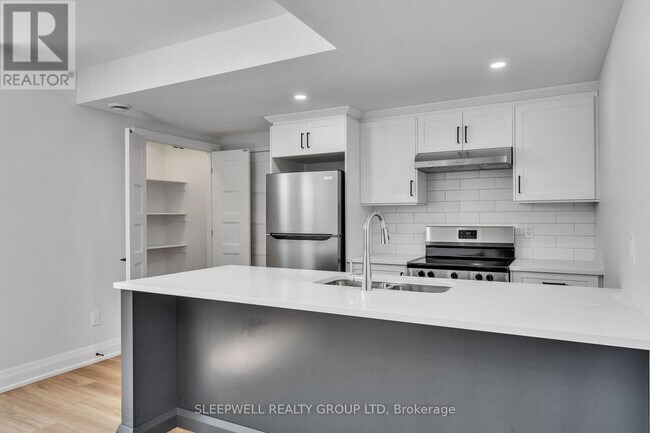 Photo - 447 Annette Dr