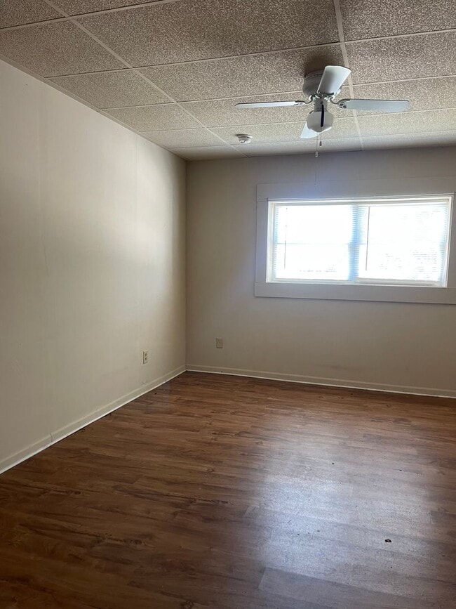 Photo - 921 W Illinois St Unit A
