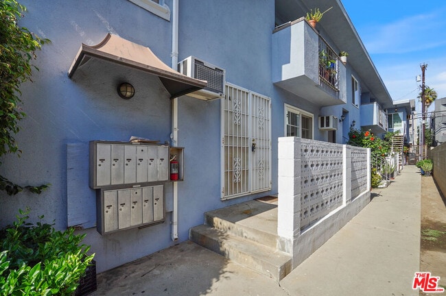 Photo - 3720 Vinton Ave Unidad 1A