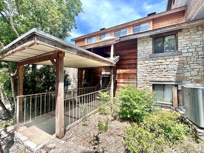 Building Photo - Stylish 2/BR 2/BA Home with Covered Balcon...