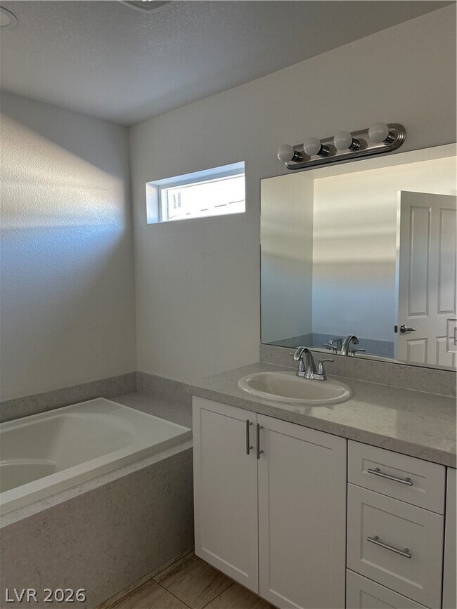 Photo - 2570 Apricot Ln