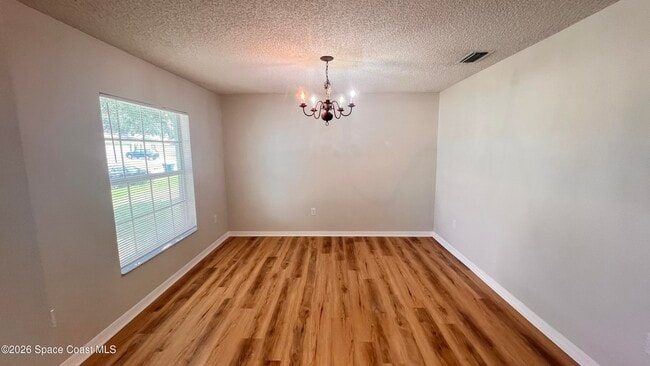 Photo - 170 Nadell Ave NW