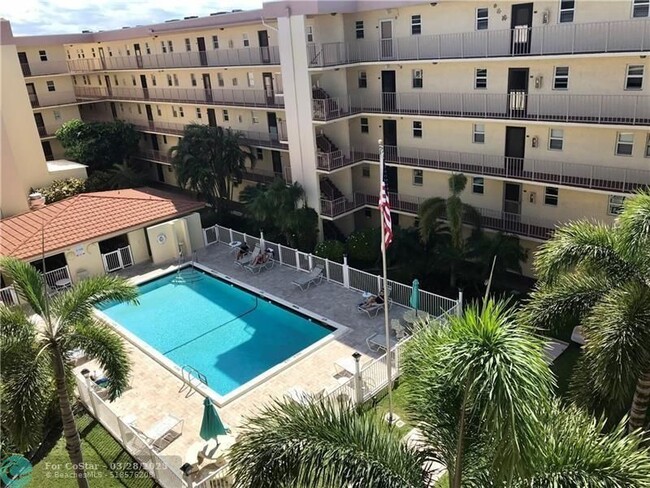 Building Photo - 4629 Poinciana St Unit 203 Rental