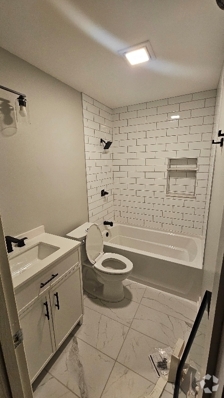 Building Photo - 118 Camelot Ct Rental